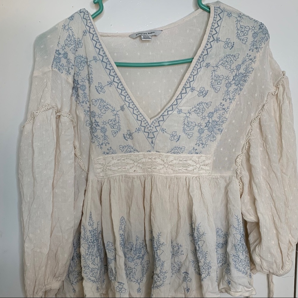 Beautiful white flowery top